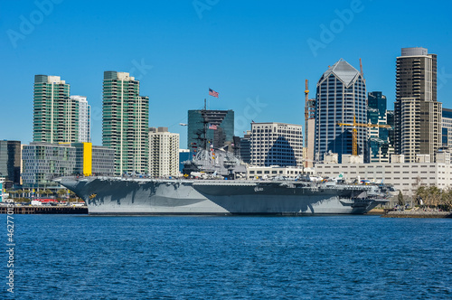 USA, California, San Diego, Skyline of San Diego with the USS Midway, aircraft carrier