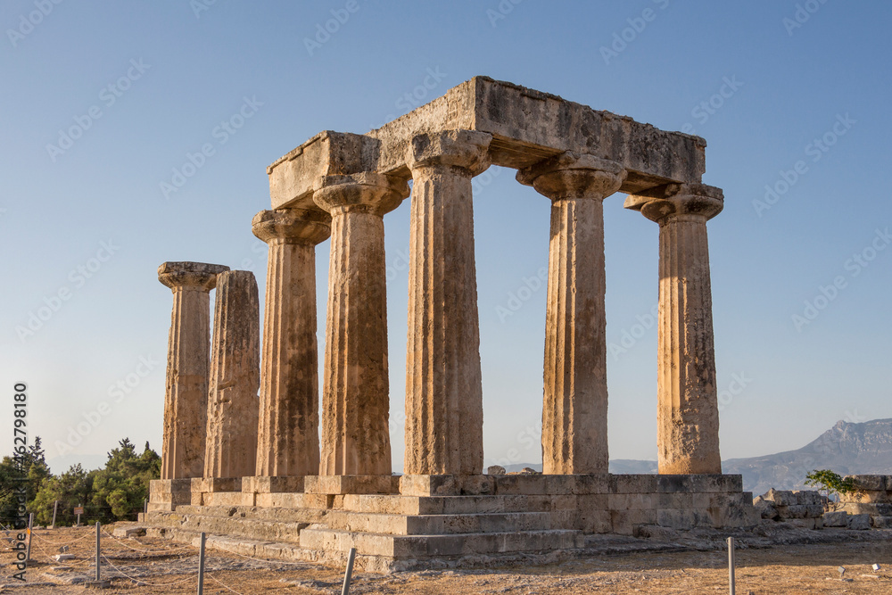 Archaic Temple of Apollo, Dorian columns, Corinth, Greece Archaic Temple of Apollo, Dorian columns, Corinth, Greece