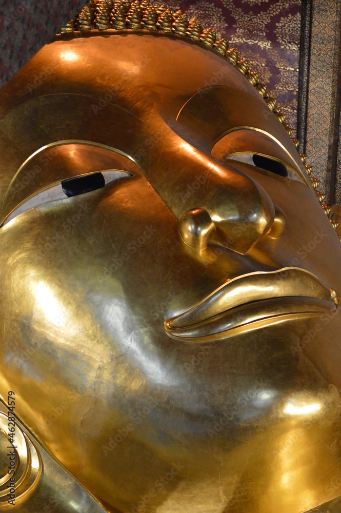 golden buddha statue face