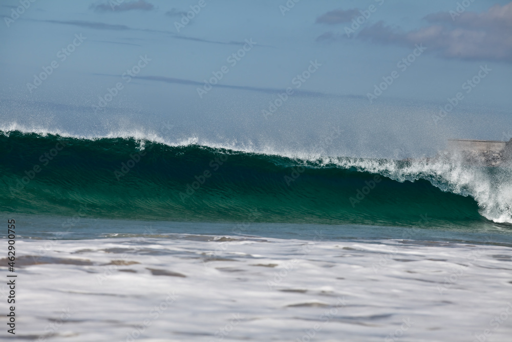 Sea waves 