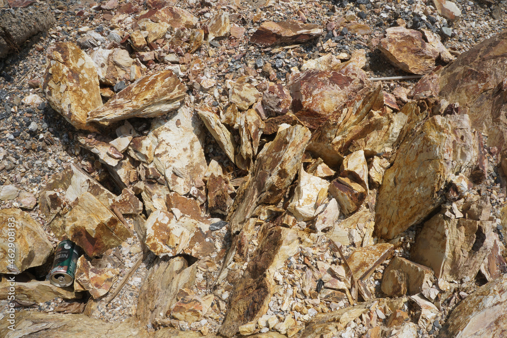 Shale is a fine-grained sedimentary rock that forms from the compaction of silt and clay-size mineral particles that we commonly call mud. Shale is a fine-grained sedimentary rock that forms from the compaction of silt and clay-size mineral particles that we commonly call mud.