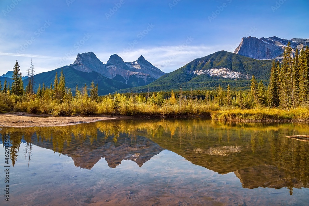 Fototapeta premium Blue Sky Over Autumn Mountains In Canmore