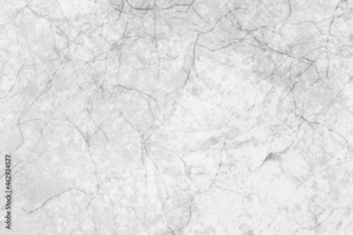 Tło, tekstura, ściana. Jasna biała popękana ściana © markstudio2008