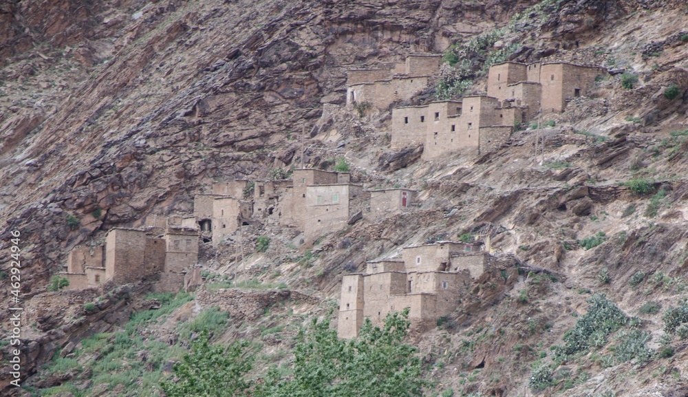 villages, castles,  mix with nature, in one element, a perfect harmony. stones, earth, wood, very ecological means, it's Berber architecture, based on a deep experience in the history of mankind