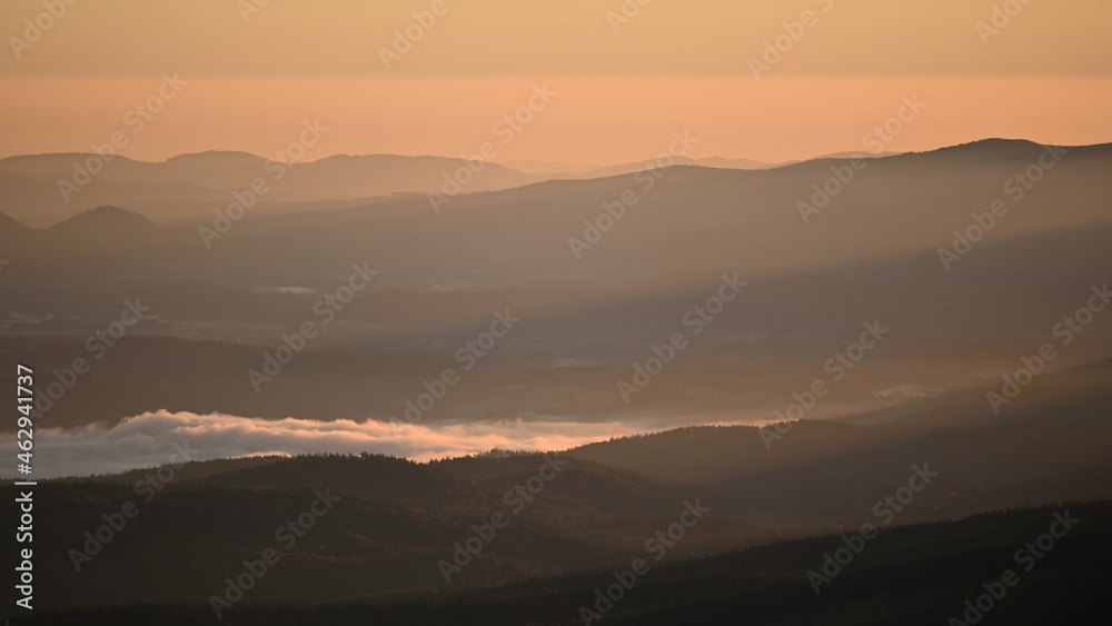 Obraz premium sunrise over mountains