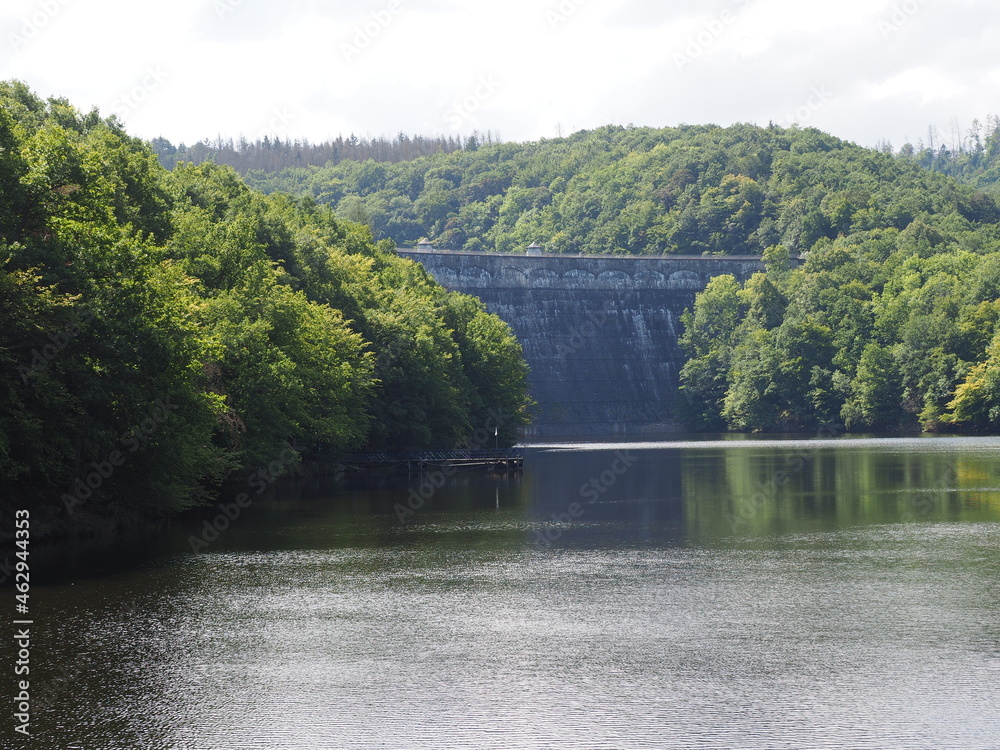 Obraz premium Urfttalsperre – Urfttalstausee in der Nordeifel