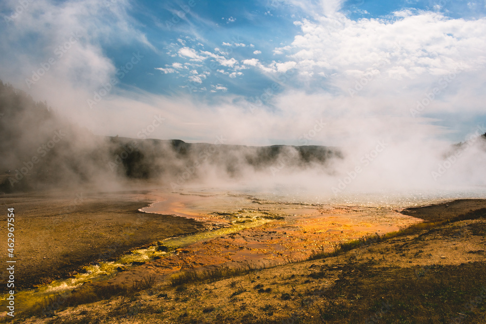  Grand Prismatic Spring is in Midway Geyser Basin, Yellowstone National Park, Teton County, Wyoming.