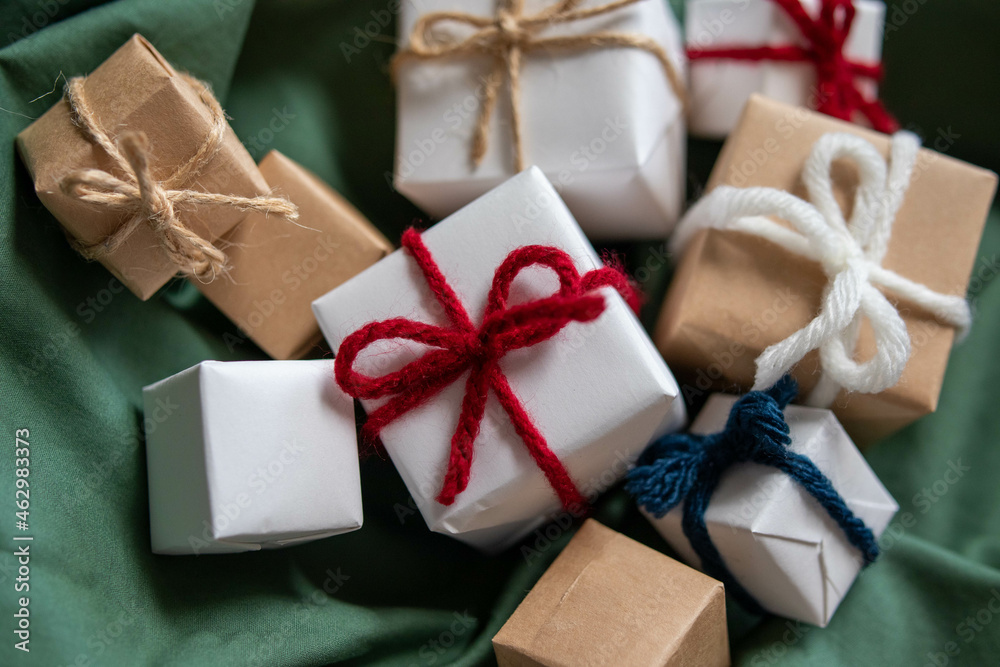 手作りのナチュラルなクリスマスプレゼント Stock Photo Adobe Stock