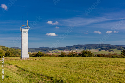 Spaziergang entlang des Kolonnenweges in der Nähe der Point Alpha Gedenkstätte am Tag der Deutschen Einheit - Thüringen/Hessen