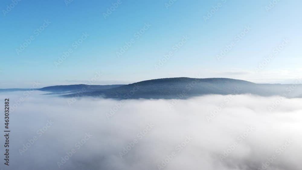 Drohnenaufnahme, Wolken und Hochnebel im Spessart Drohnenaufnahme, Wolken und Hochnebel im Spessart