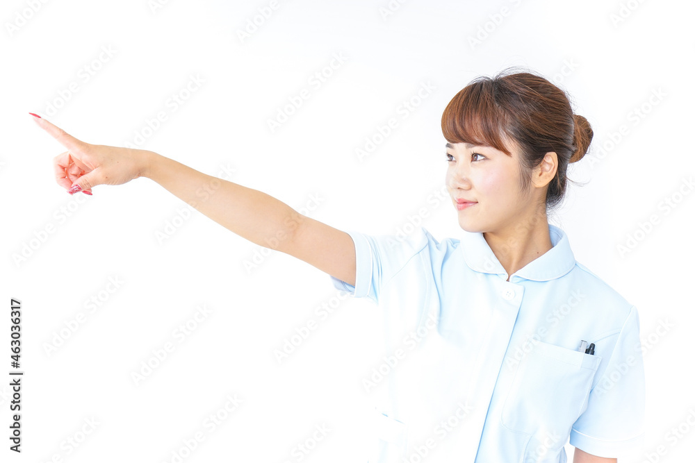 指を指す看護師 指を指す看護師