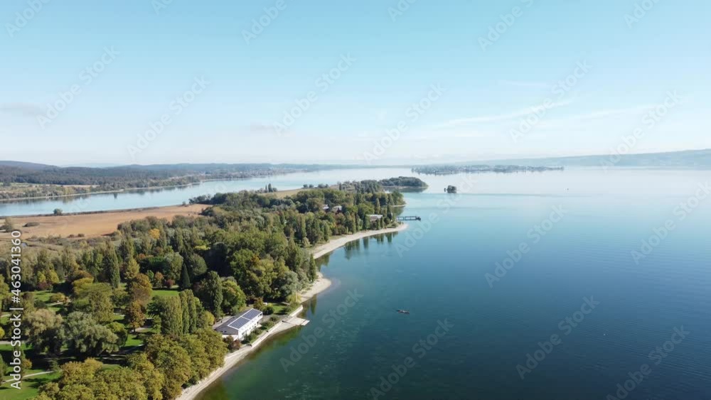 Die Halbinsel Mettnau bei Radolfzell, am Horizont die Insel Reichenau - Teil 1 Die Halbinsel Mettnau bei Radolfzell, am Horizont die Insel Reichenau - Teil 1