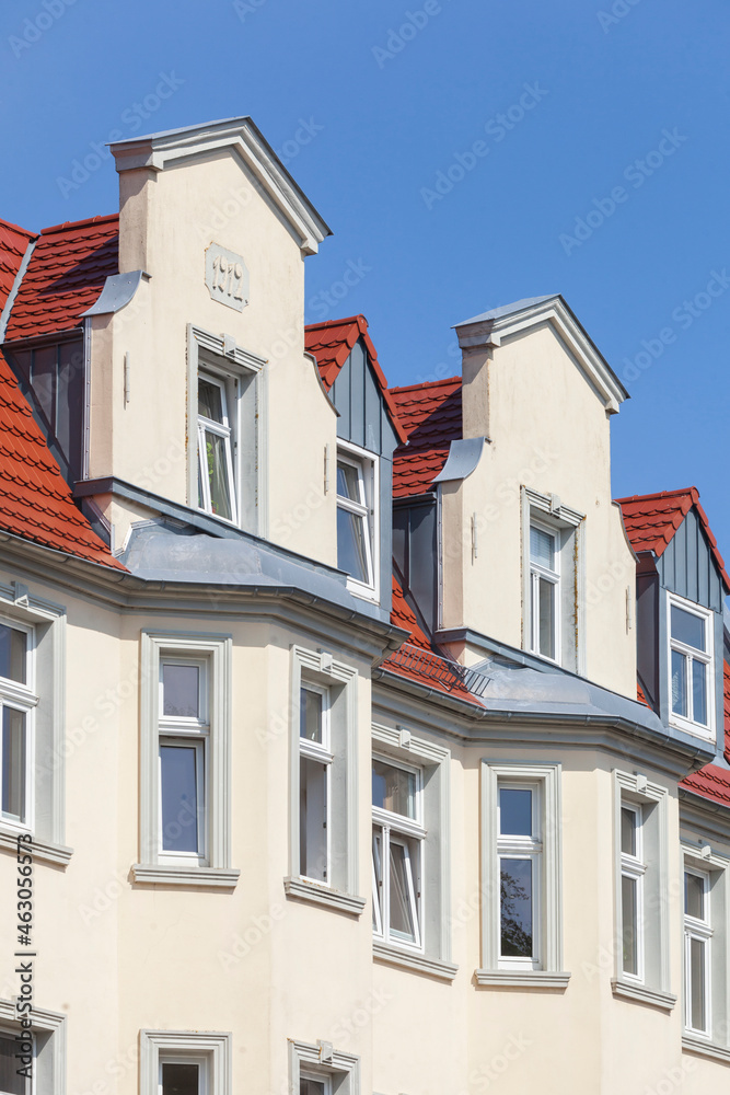 Altes Wohngebäude, Mehrfamilienhaus,  Bergen, Insel Rügen, Mecklenburg-Vorpommern, Deutschland, Europa