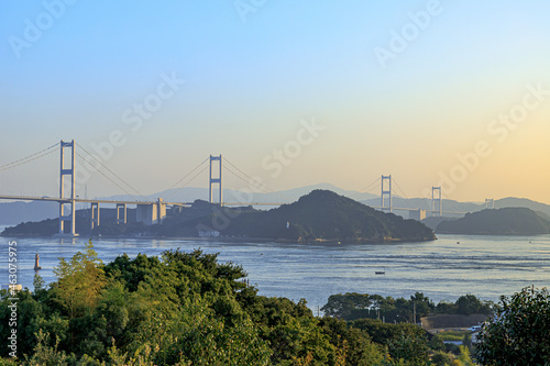 来島海峡SAから見た早朝の来島海峡大橋 愛媛県今治市 Kurushima Kaikyo Bridge in the early morning as seen from Kurushima Kaikyo SA Ehime-ken Imabari city