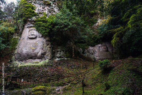 大分県の歴史ある仏像「熊野磨崖仏」