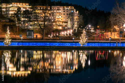 北欧の街のクリスマス時期の風景 © HiroSund