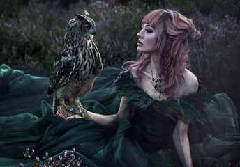 Leinwandbilder Artist KB Frau mit Eule in der Natur  © konradbak