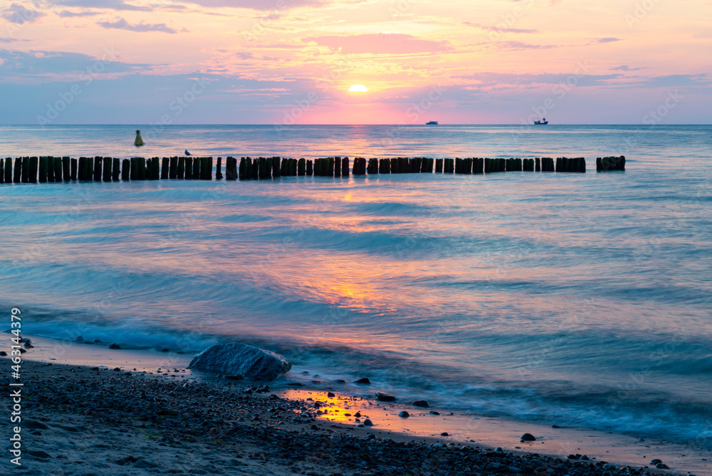 Obraz premium sunset at the beach