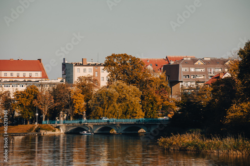 Widok miasta i mostu w miejscowości Ełk