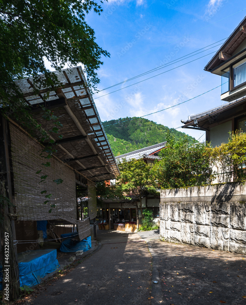 京都大原　寺院参道の風景