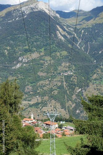 Pylône électrique en montagne