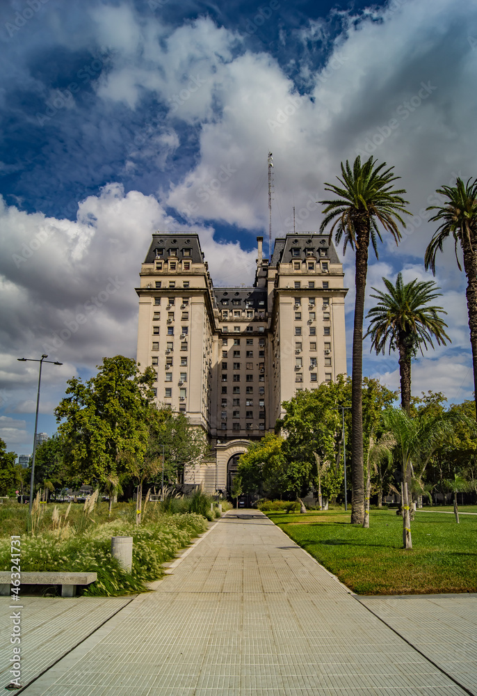 Fototapeta premium EDIFICIO GIGANTE 