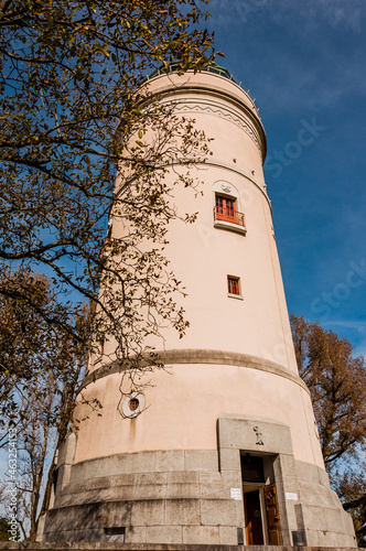 Basel, Wasserturm, Bruderholz, Stadt, Basel-Stadt, Turm, Aussichtsturm, Spazierweg, Wanderweg, Herbstsonne, Herbstfarben, Herbst, Schweiz