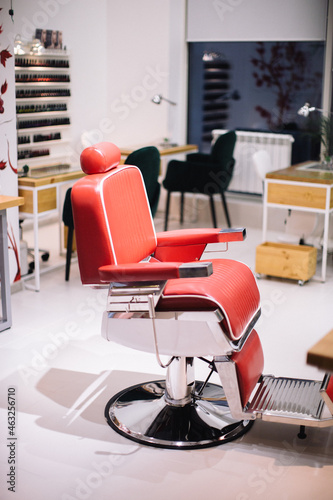 The atmosphere of a nail salon © Mariya