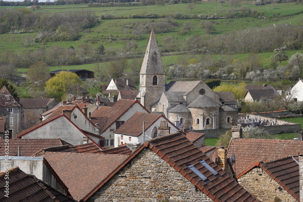 Chateau de Rochepot et le village, Bourgogne, France