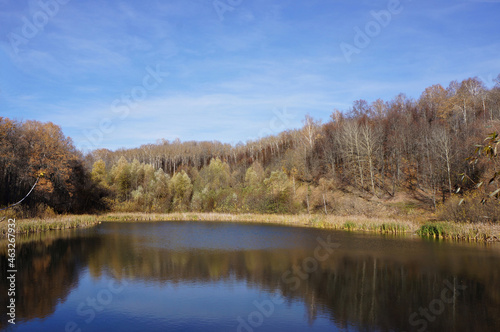 The nature of the Central Russian upland. Autumn Lake