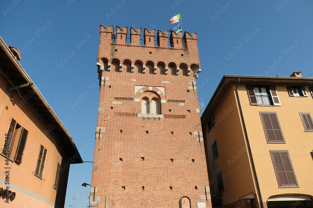 La Torre Civica nel centro storico di Guanzate, Como, Lombardia, Italia.