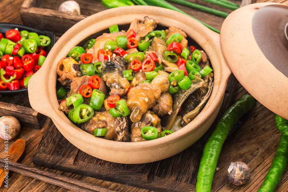 Delicious Chinese cuisine, soft shelled turtle stewed with chicken pot Delicious Chinese cuisine, soft shelled turtle stewed with chicken pot