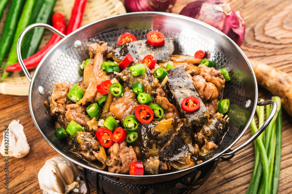 Delicious Chinese cuisine, soft shelled turtle stewed with chicken pot Delicious Chinese cuisine, soft shelled turtle stewed with chicken pot