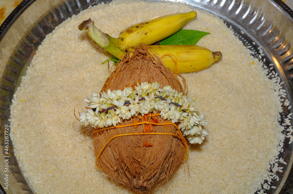 hindu traditional wedding ornaments, tamil wedding thaali and