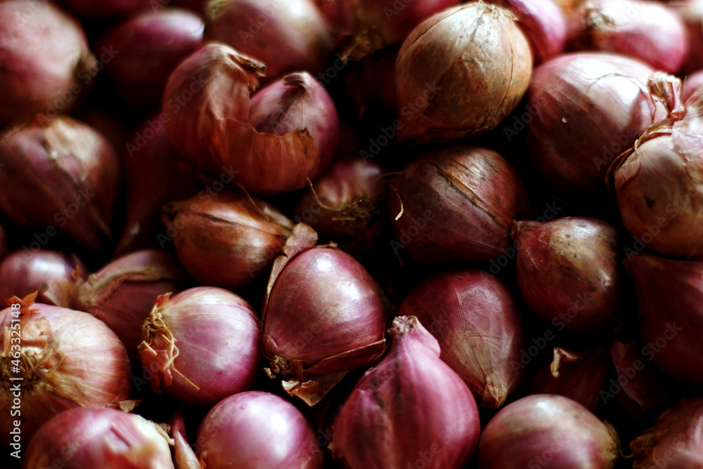 Thai Shallots known as Bawang Siam are favored for their mild onion flavor Thai Shallots known as Bawang Siam are favored for their mild onion flavor