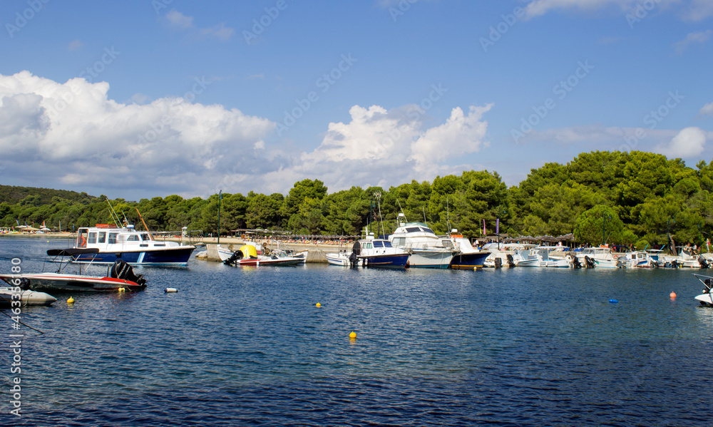 Fototapeta premium KOUKOUNARIES BEACH, SKIATHOS ISLAND, GREES
