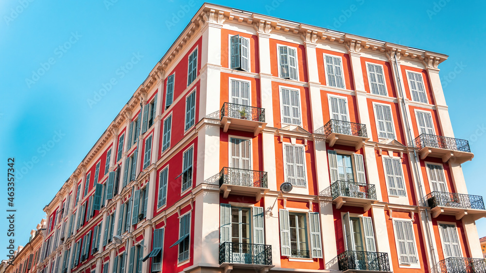 Fototapeta premium Residential buildings in Nice, France