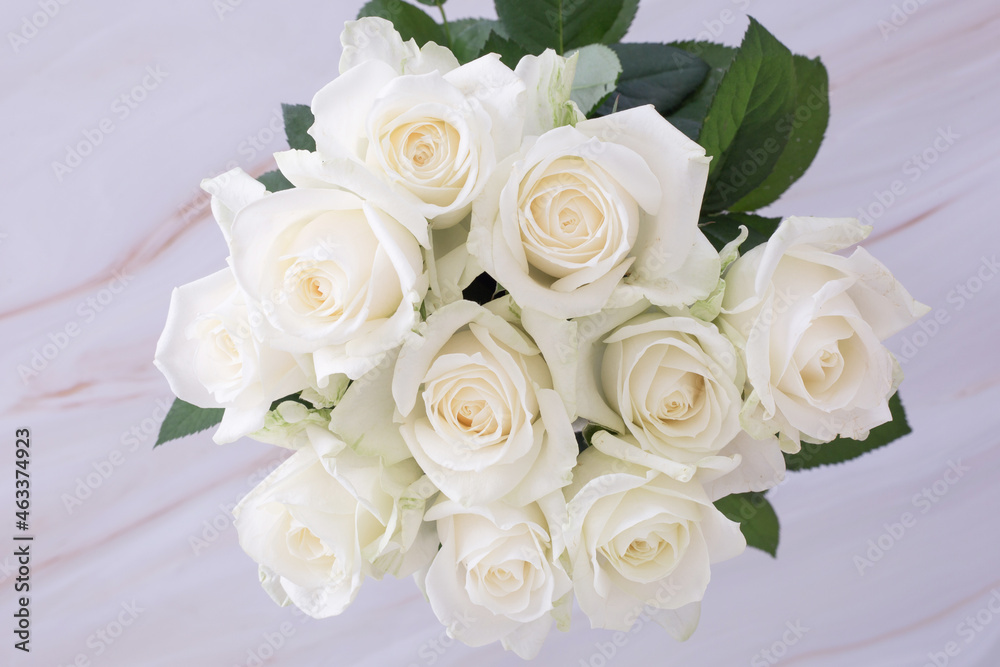 白い薔薇の花束