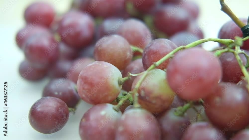 Zoom out of fresh seedless grapes Zoom out of fresh seedless grapes