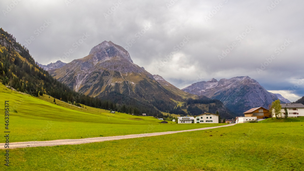 Fototapeta premium Lech am Arlberg