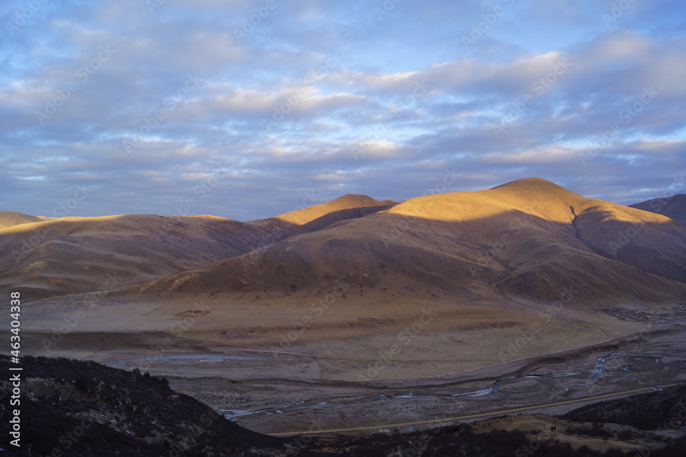 チベット・カム地方 ラルンガルゴンパ近郊の風景
