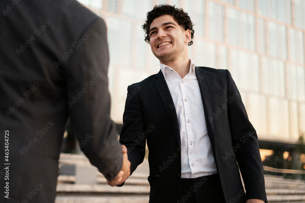 Financiers go to work together. Lawyers communicate with each other. Entrepreneurs work near the office. Economists in suits are talking. Financiers go to work together. Lawyers communicate with each other. Entrepreneurs work near the office. Economists in suits are talking.