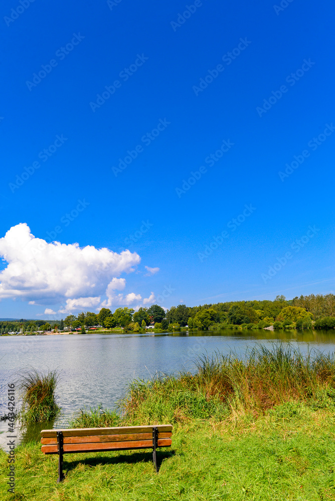 Obraz premium Nieder-Mooser Teich bei Nieder-Moos