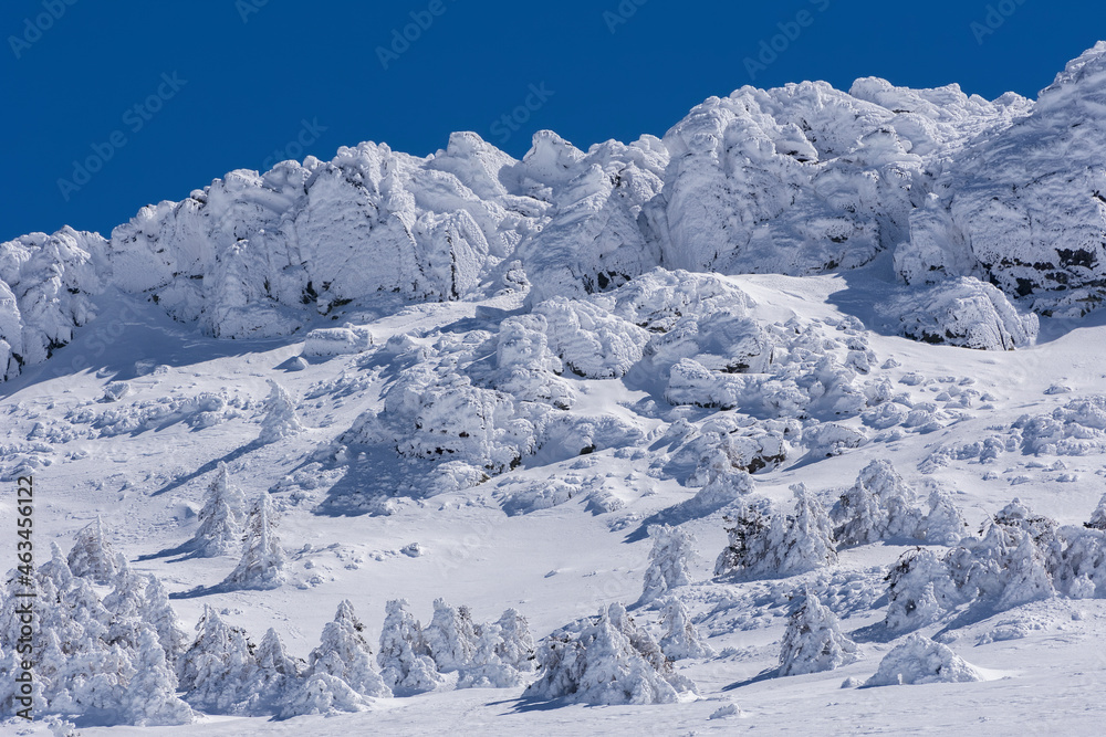 Nieve nueva sobre el cerro de Valdemartin Nieve nueva sobre el cerro de Valdemartin