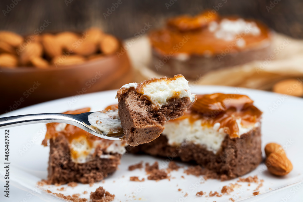 shortbread dough tartlets with cottage cheese cream