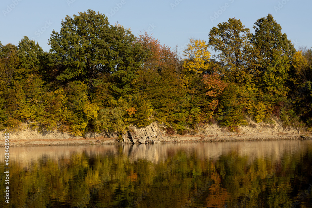Autumn by the lake