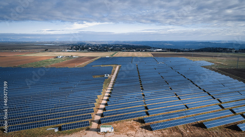 huerta solar, las placas solares son el futuro y una buena manera de cuidar el medio ambiente