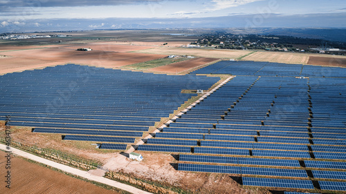 huerta solar, las placas solares son el futuro y una buena manera de cuidar el medio ambiente