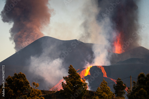 Photo "La Palma" volcano eruption, in La Palma island (Canary Islands, Spain) - october 16, 2021