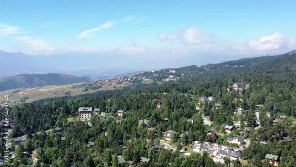 survol en montagne de Font-Romeu et sa foret, dans les Pyrénées, sud de la France